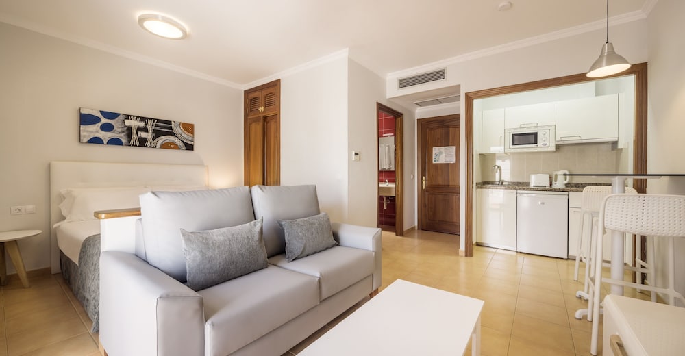 Aparthotel ILUNION Costa Sal Lanzarote — Hotel rooms in Puerto del Carmen, Canary Islands