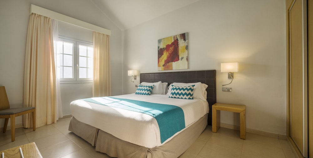 Aparthotel ILUNION Costa Sal Lanzarote — Hotel rooms in Puerto del Carmen, Canary Islands