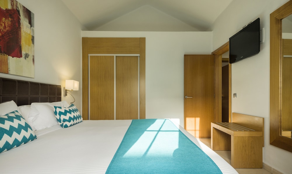 Aparthotel ILUNION Costa Sal Lanzarote — Hotel rooms in Puerto del Carmen, Canary Islands