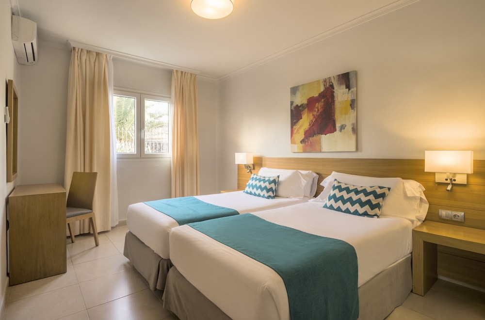 Aparthotel ILUNION Costa Sal Lanzarote — Hotel rooms in Puerto del Carmen, Canary Islands