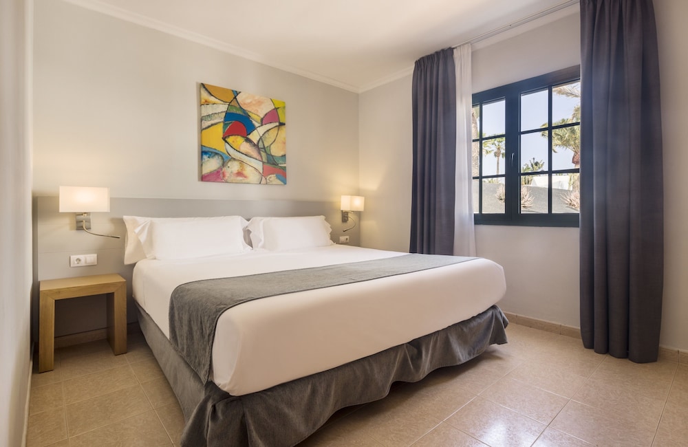 Aparthotel ILUNION Costa Sal Lanzarote — Hotel rooms in Puerto del Carmen, Canary Islands