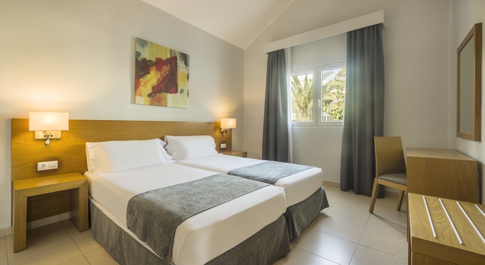 Aparthotel ILUNION Costa Sal Lanzarote — Hotel rooms in Puerto del Carmen, Canary Islands
