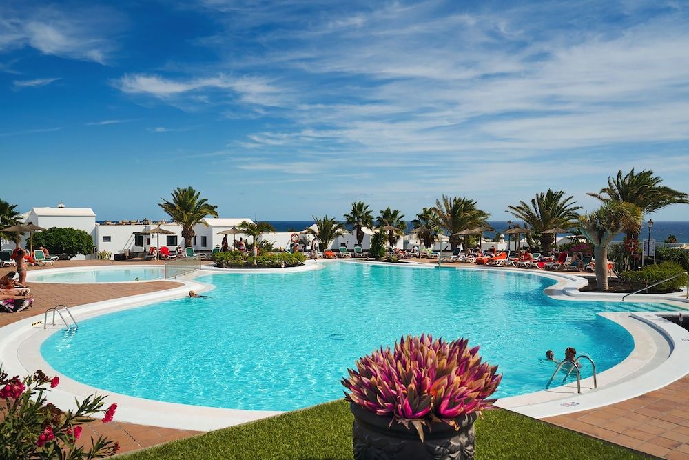 Aparthotel ILUNION Costa Sal Lanzarote image