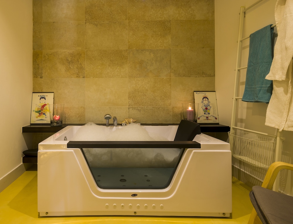Aparthotel ILUNION Costa Sal Lanzarote — Spa in Puerto del Carmen, Canary Islands