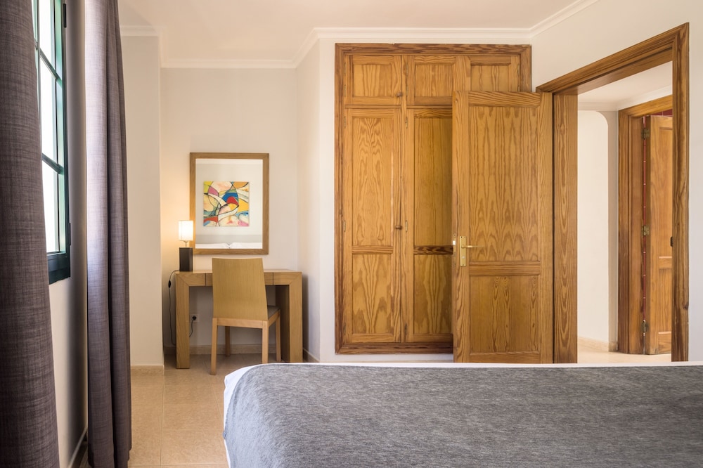 Aparthotel ILUNION Costa Sal Lanzarote — Hotel rooms in Puerto del Carmen, Canary Islands