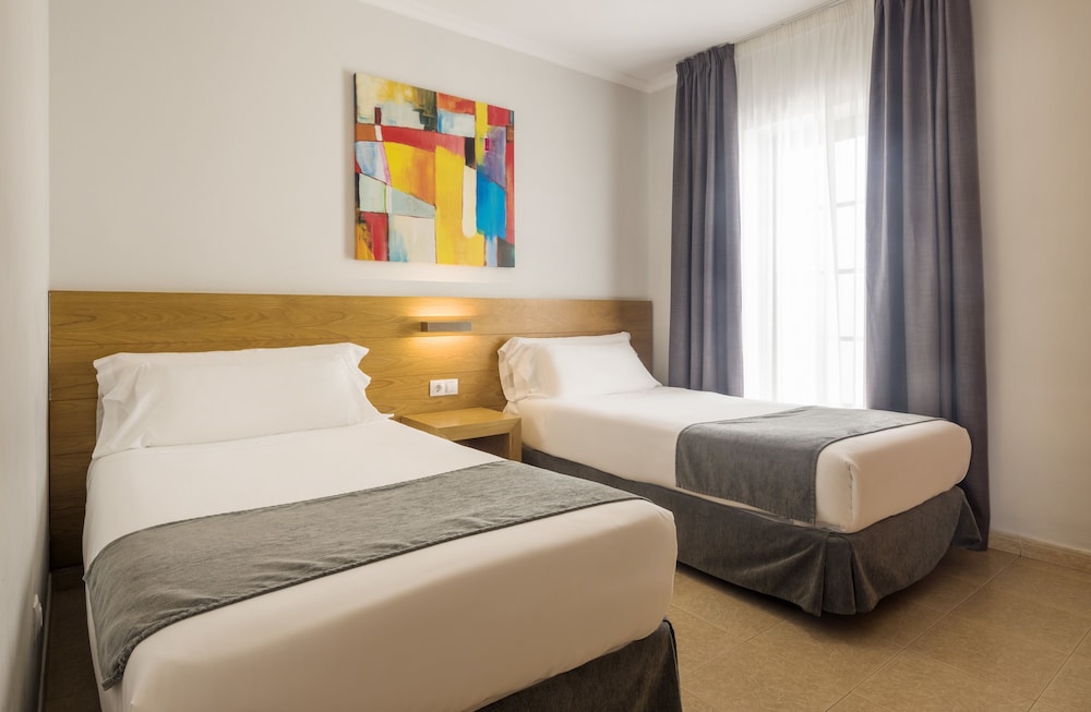 Aparthotel ILUNION Costa Sal Lanzarote — Hotel rooms in Puerto del Carmen, Canary Islands