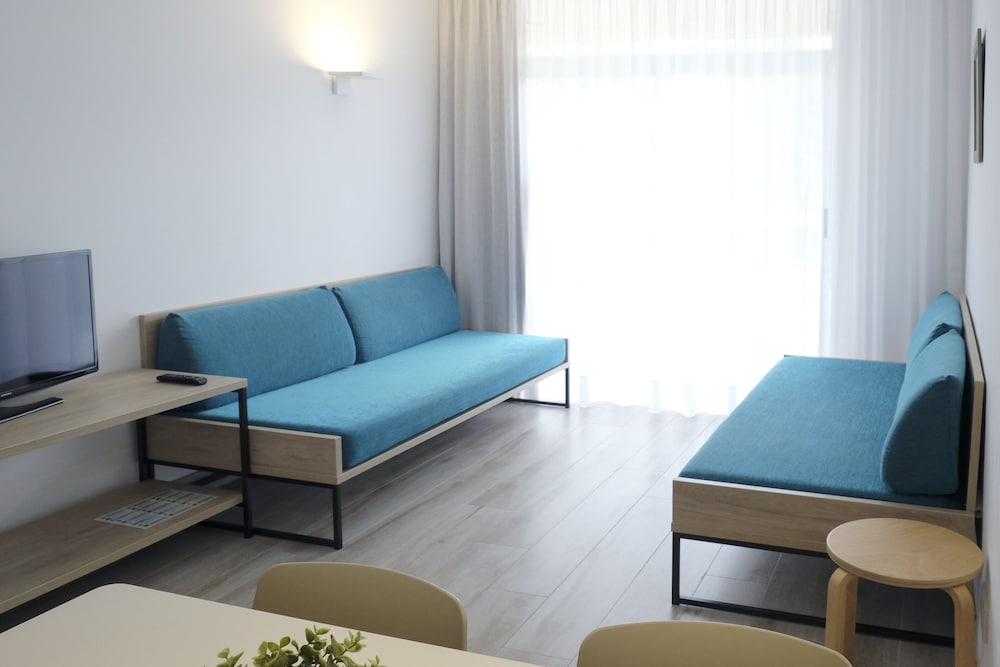 Aparthotel CYE Holiday Centre — Hotel rooms in Salou, Catalonia