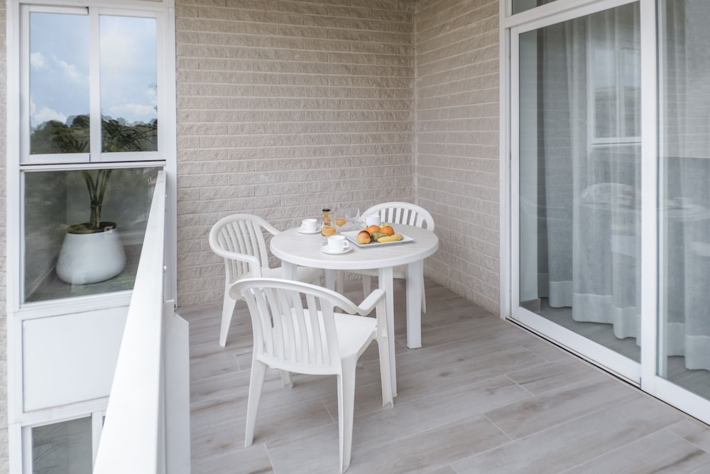 Aparthotel CYE Holiday Centre — Hotel rooms in Salou, Catalonia