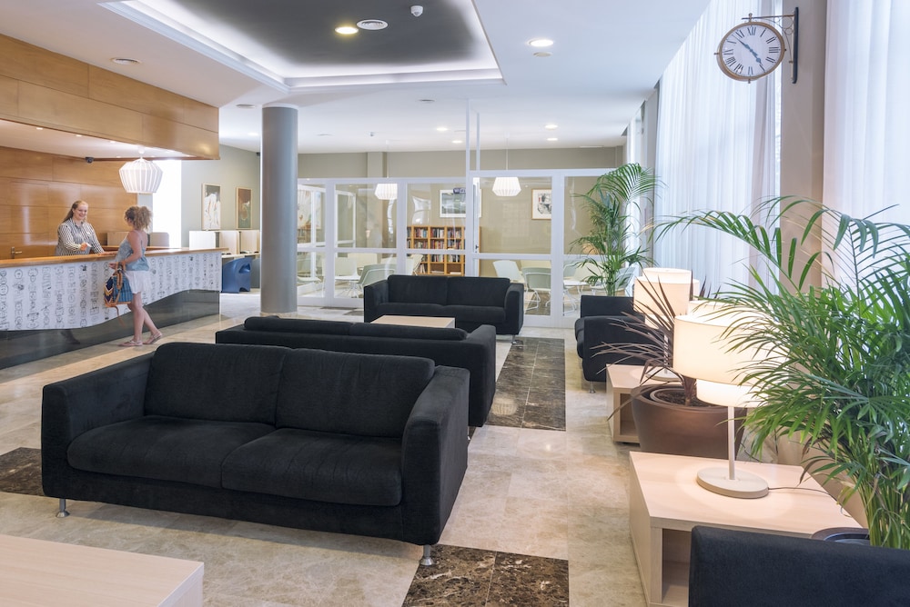 Aparthotel CYE Holiday Centre — Hotel building in Salou, Catalonia