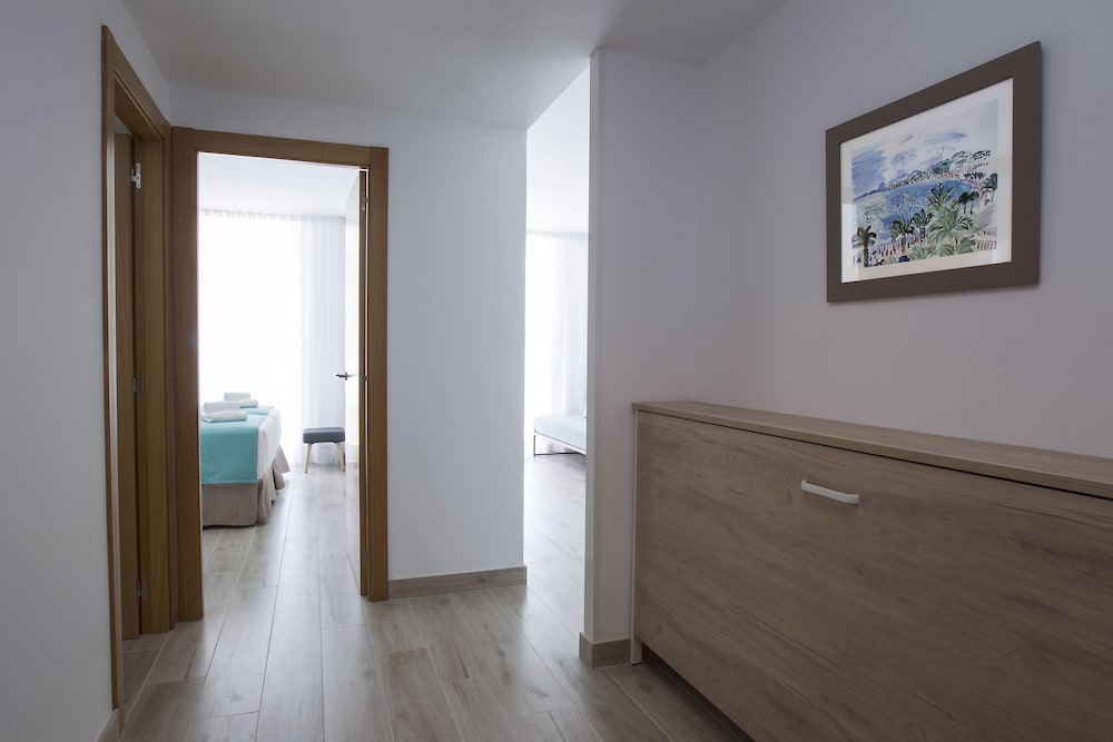 Aparthotel CYE Holiday Centre — Hotel rooms in Salou, Catalonia