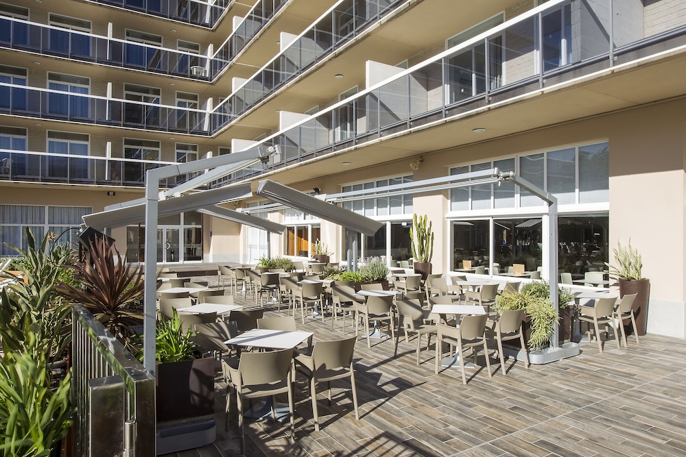 Aparthotel CYE Holiday Centre — Restaurant & bars in Salou, Catalonia