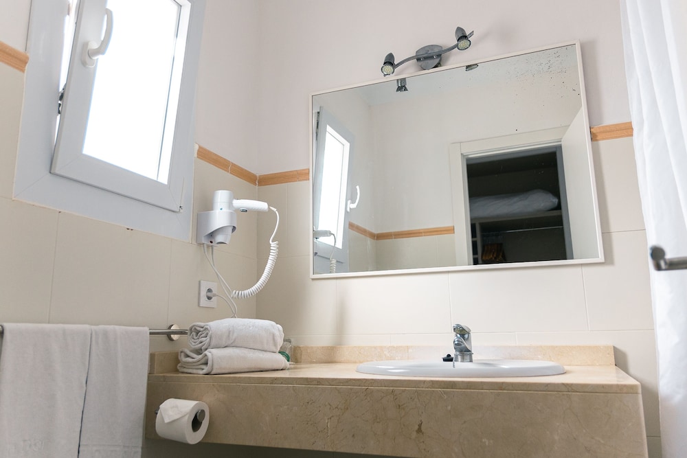 Hotel d´Or — Hotel rooms in Cala d´Or, Balearic Islands