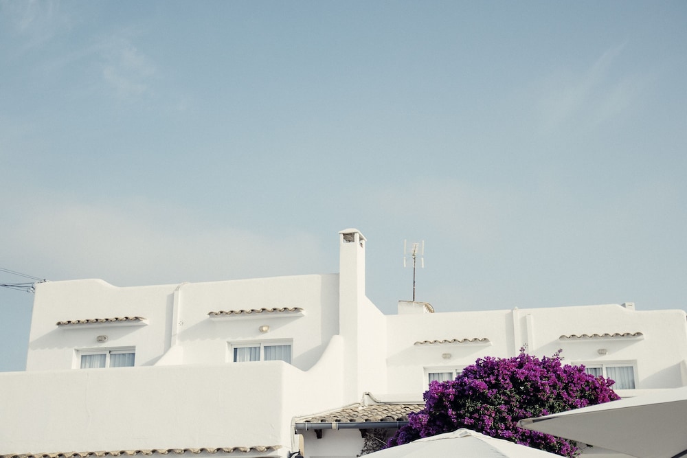Hotel d´Or — Hotel building in Cala d´Or, Balearic Islands