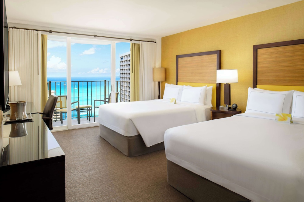 Hilton Waikiki Beach Resort & Spa — Hotel rooms in Honolulu, Hawaii