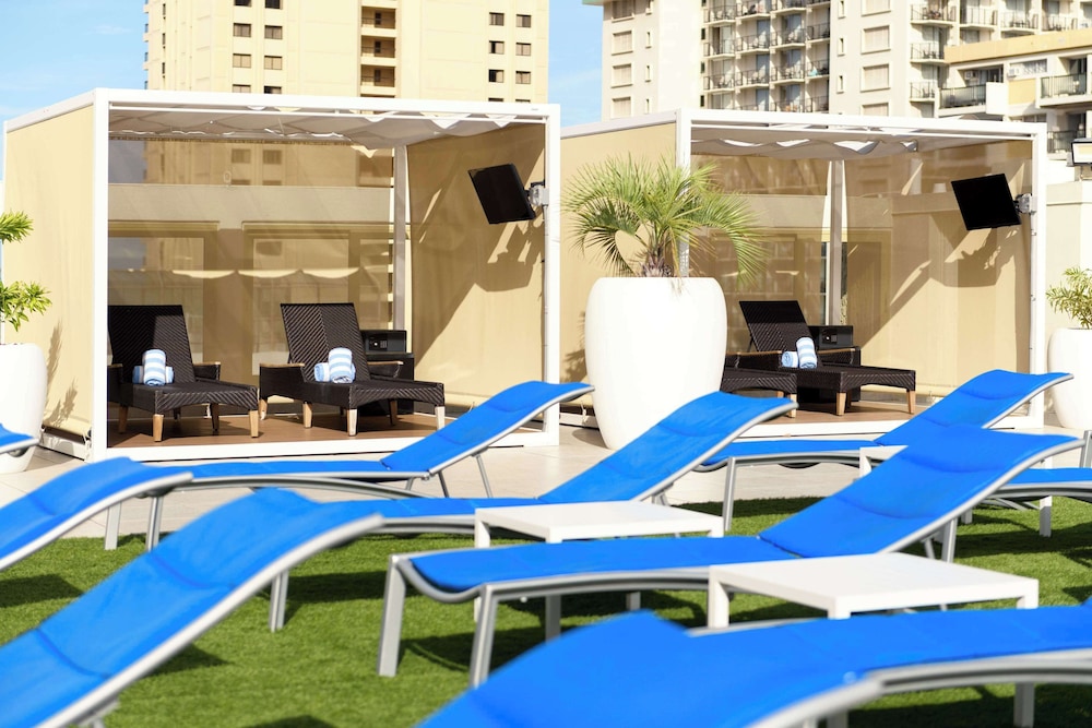 Hilton Waikiki Beach Resort & Spa — Sports & recreation in Honolulu, Hawaii