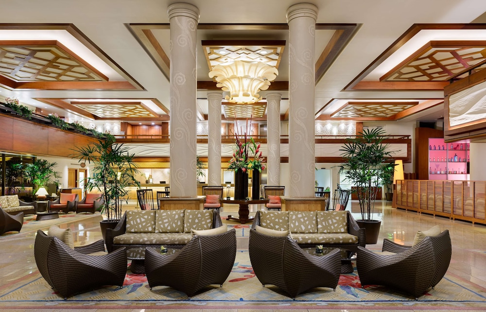 Hilton Waikiki Beach Resort & Spa — Hotel building in Honolulu, Hawaii