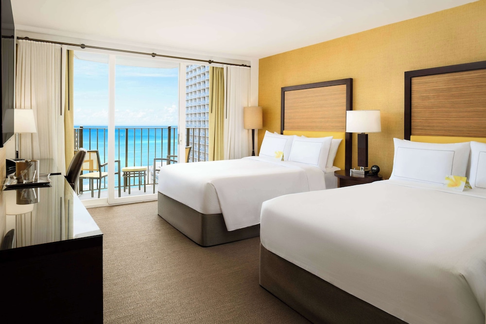 Hilton Waikiki Beach Resort & Spa — Hotel rooms in Honolulu, Hawaii