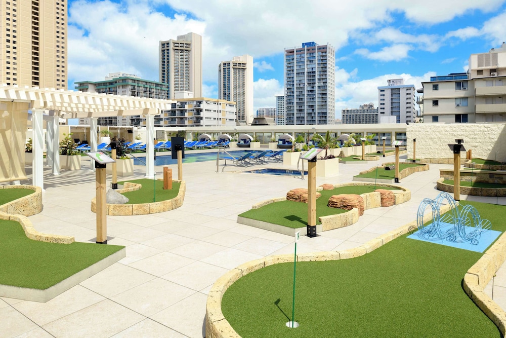 Hilton Waikiki Beach Resort & Spa — Sports & recreation in Honolulu, Hawaii
