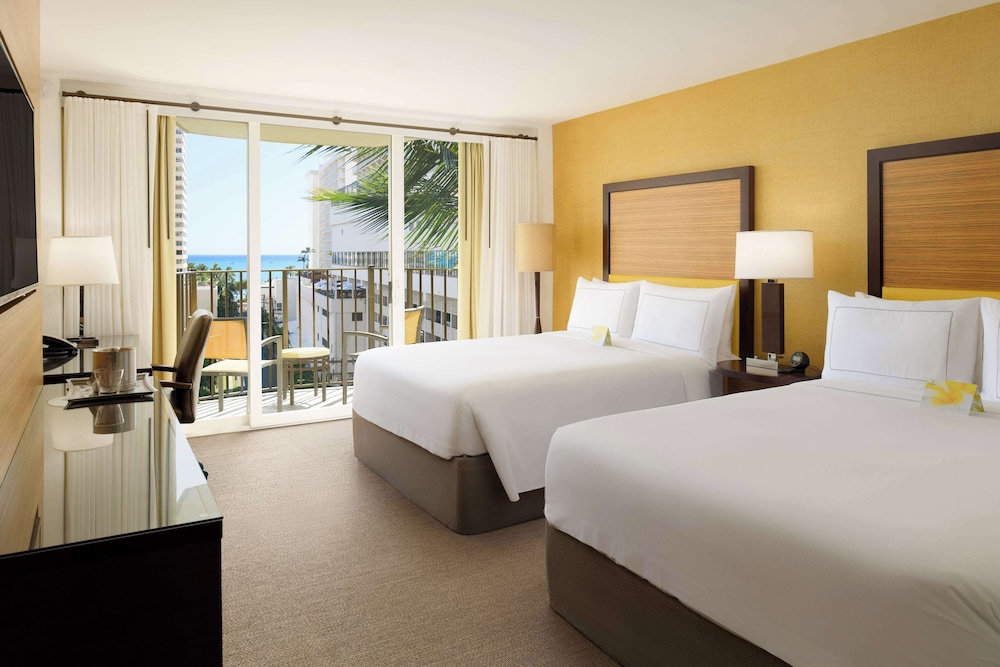 Hilton Waikiki Beach Resort & Spa — Hotel rooms in Honolulu, Hawaii