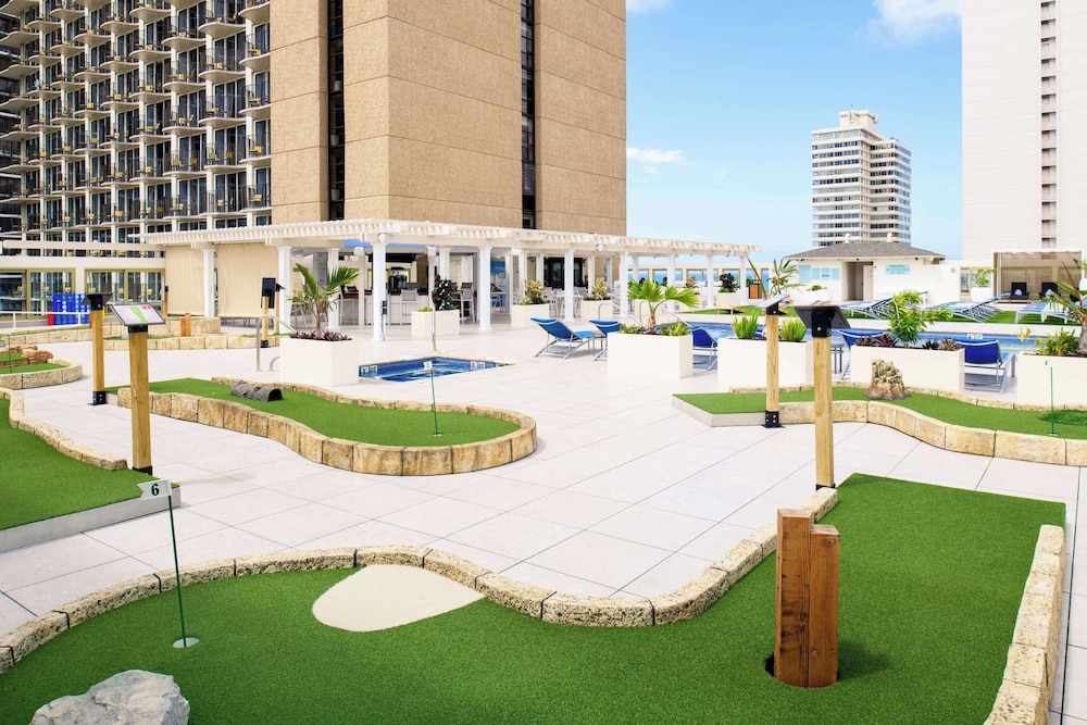 Hilton Waikiki Beach Resort & Spa — Sports & recreation in Honolulu, Hawaii