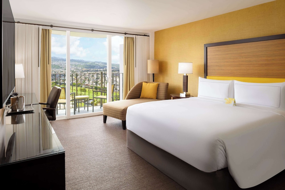 Hilton Waikiki Beach Resort & Spa — Hotel rooms in Honolulu, Hawaii