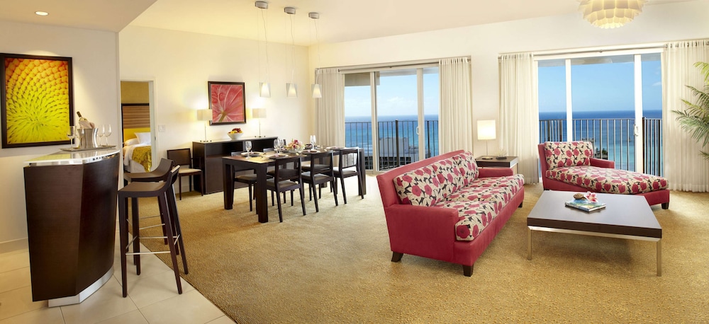 Hilton Waikiki Beach Resort & Spa — Hotel rooms in Honolulu, Hawaii