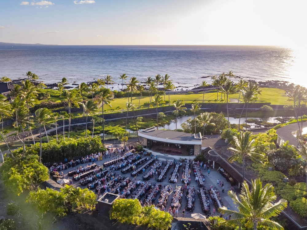 Hilton Waikoloa Village — Restaurant & bars in Waikoloa, Hawaii
