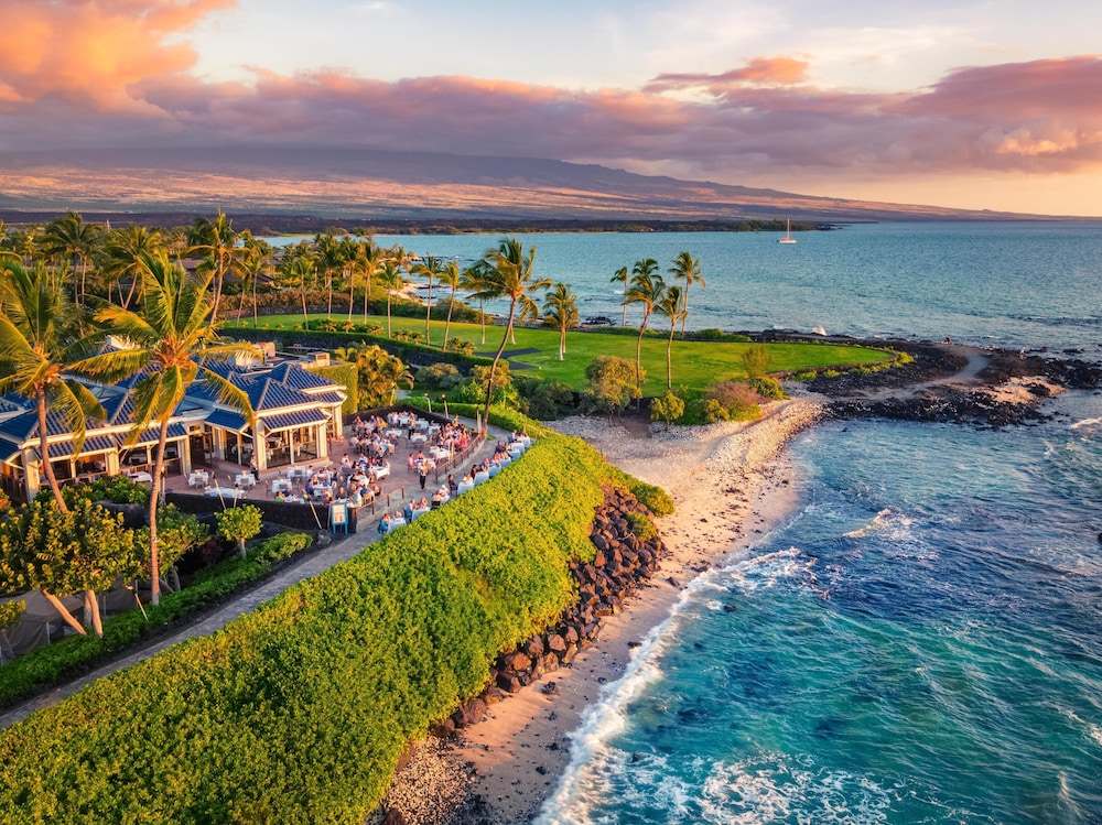 Hilton Waikoloa Village — Restaurant & bars in Waikoloa, Hawaii