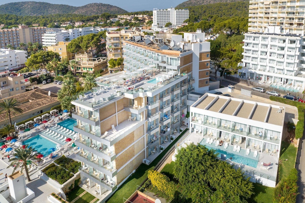 Reverence Mare Hotel - Adults Only — Hotel building in Palma Nova, Balearic Islands