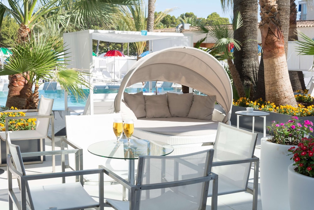 Reverence Mare Hotel - Adults Only — Restaurant & bars in Palma Nova, Balearic Islands