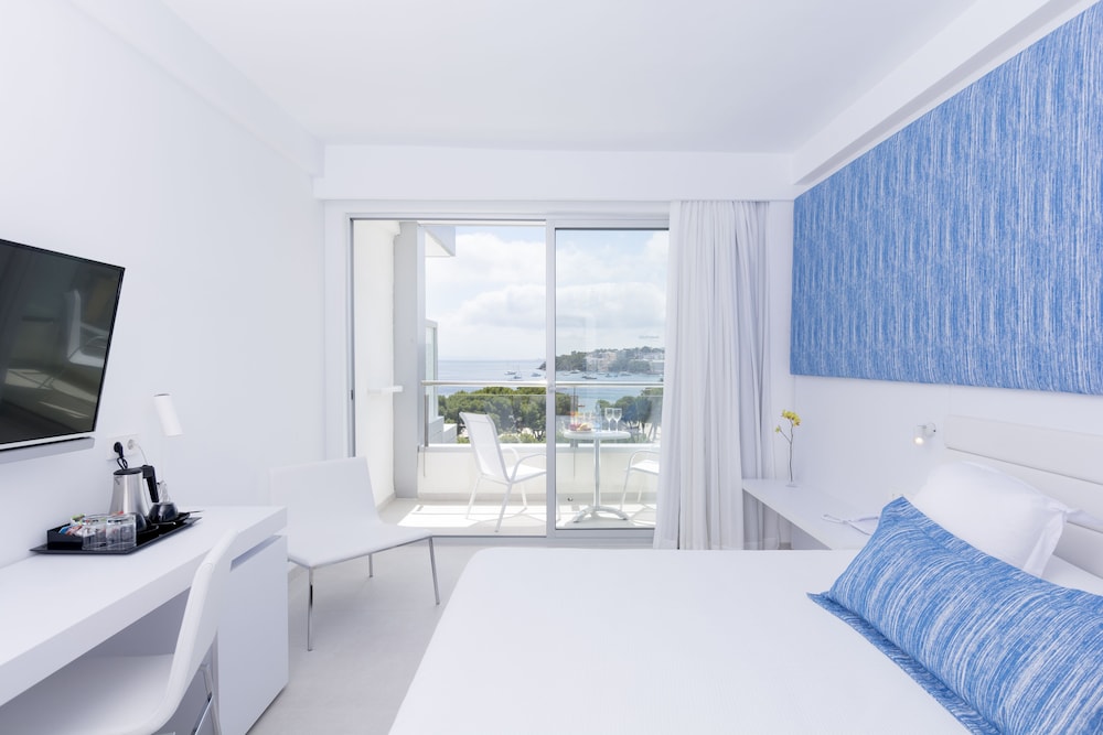 Reverence Mare Hotel - Adults Only — Hotel rooms in Palma Nova, Balearic Islands