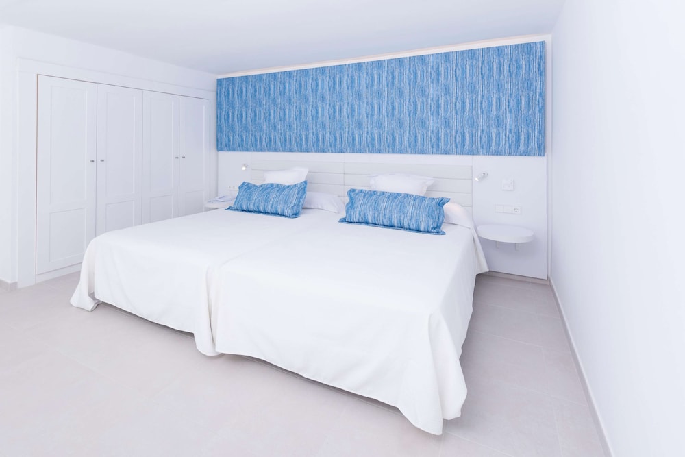 Reverence Mare Hotel - Adults Only — Hotel rooms in Palma Nova, Balearic Islands