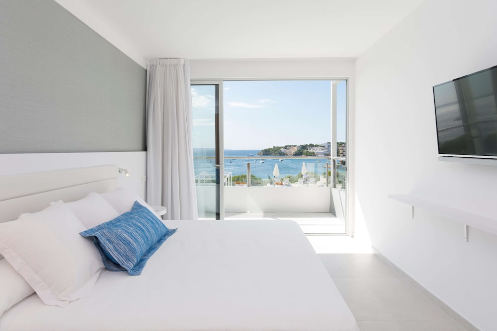Reverence Mare Hotel - Adults Only — Hotel rooms in Palma Nova, Balearic Islands