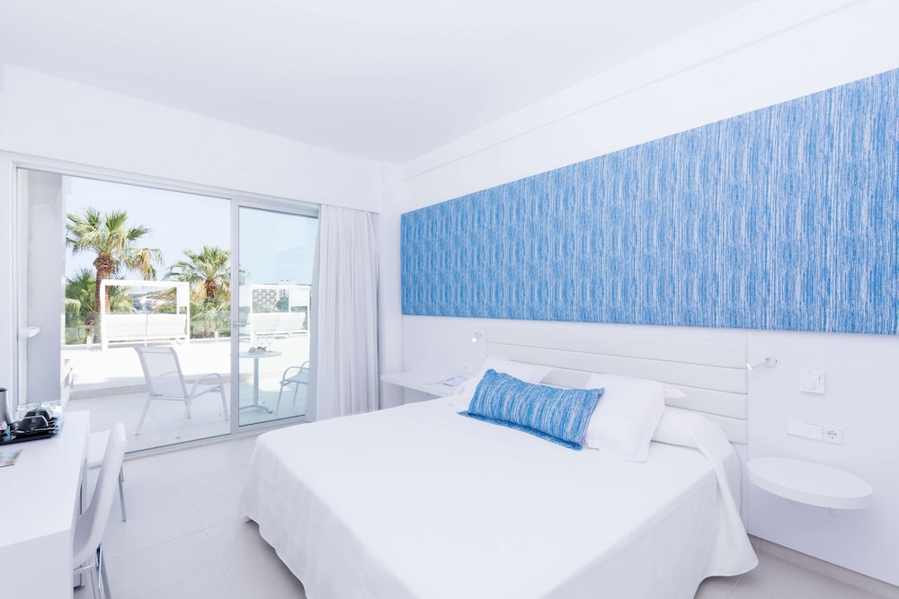 Reverence Mare Hotel - Adults Only — Hotel rooms in Palma Nova, Balearic Islands