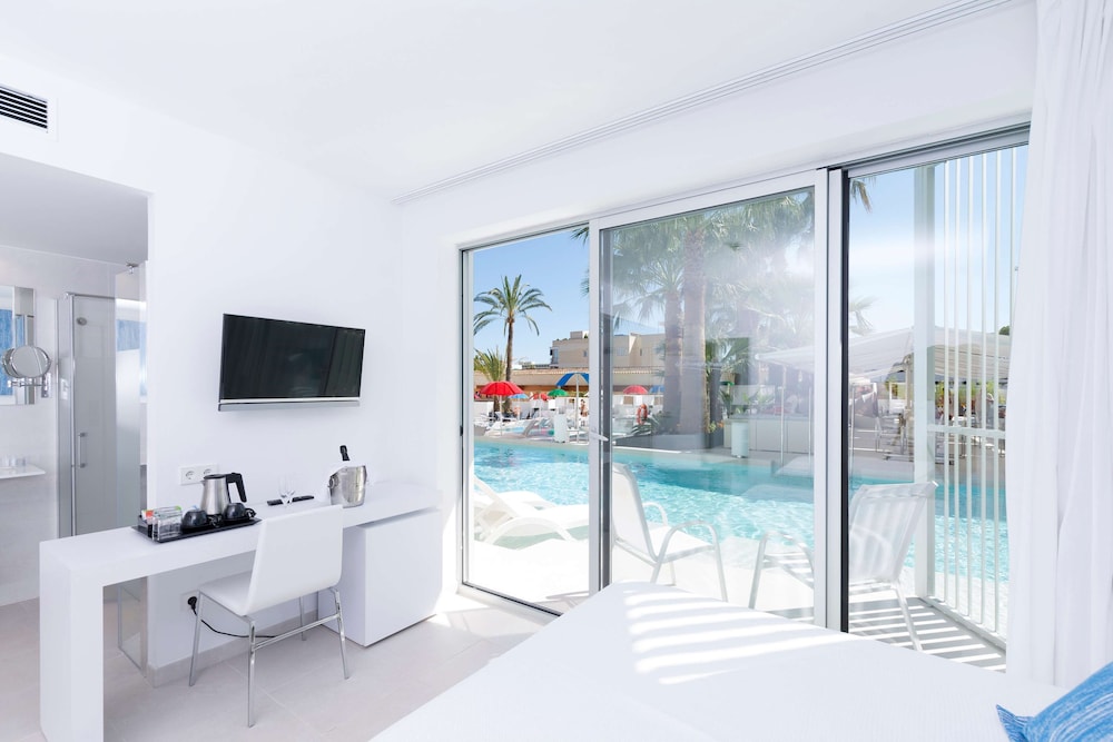 Reverence Mare Hotel - Adults Only — Hotel rooms in Palma Nova, Balearic Islands
