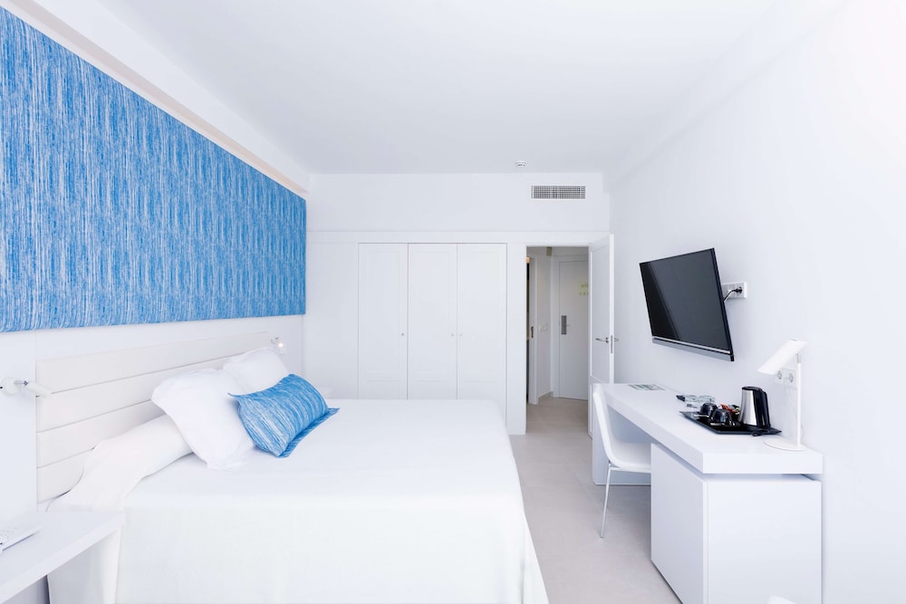 Reverence Mare Hotel - Adults Only — Hotel rooms in Palma Nova, Balearic Islands