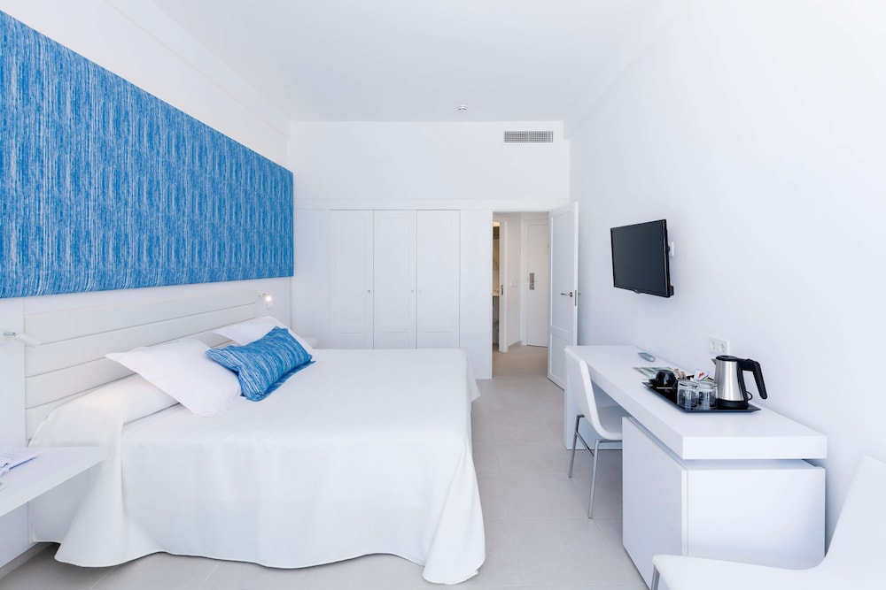 Reverence Mare Hotel - Adults Only — Hotel rooms in Palma Nova, Balearic Islands