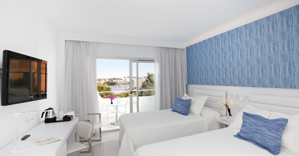 Reverence Mare Hotel - Adults Only — Hotel rooms in Palma Nova, Balearic Islands
