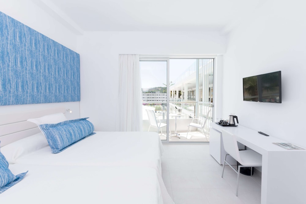 Reverence Mare Hotel - Adults Only — Hotel rooms in Palma Nova, Balearic Islands