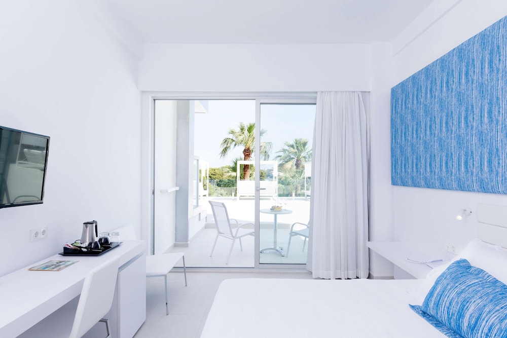 Reverence Mare Hotel - Adults Only — Hotel rooms in Palma Nova, Balearic Islands