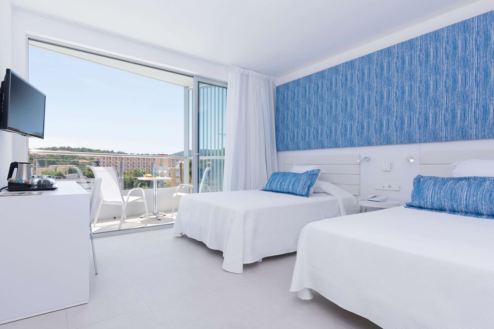 Reverence Mare Hotel - Adults Only — Hotel rooms in Palma Nova, Balearic Islands