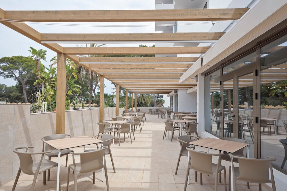 Hotel Best Delta — Restaurant & bars in Maioris Decima, Balearic Islands
