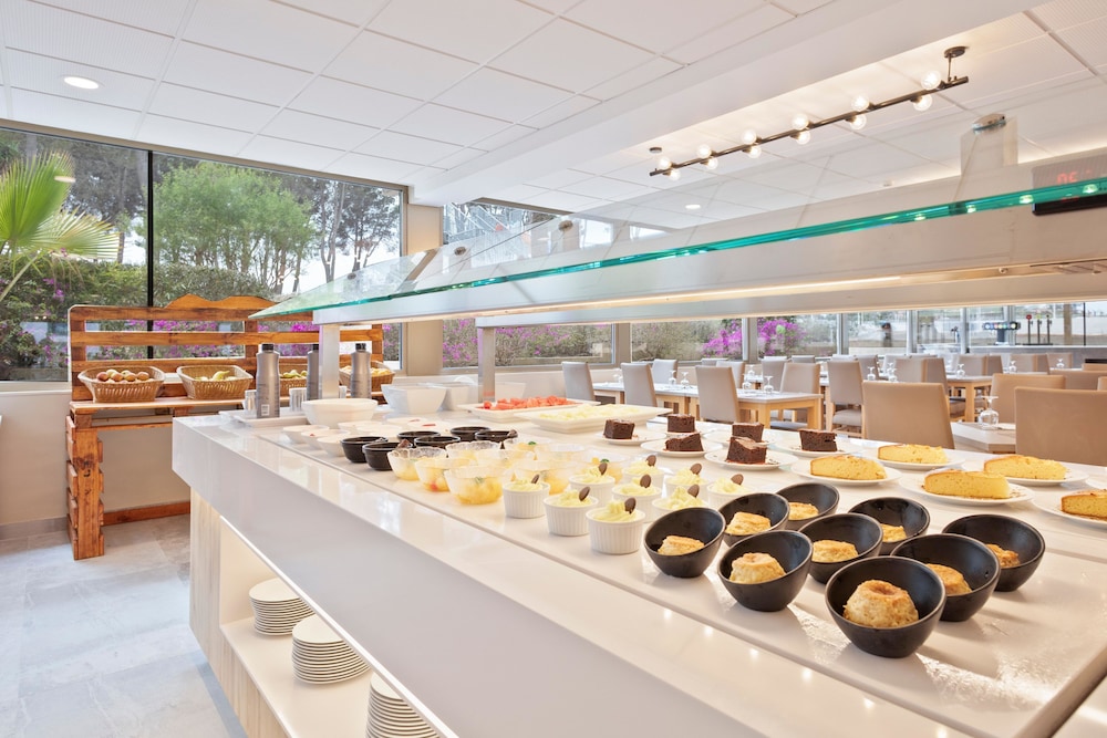 Hotel Best Delta — Restaurant & bars in Maioris Decima, Balearic Islands