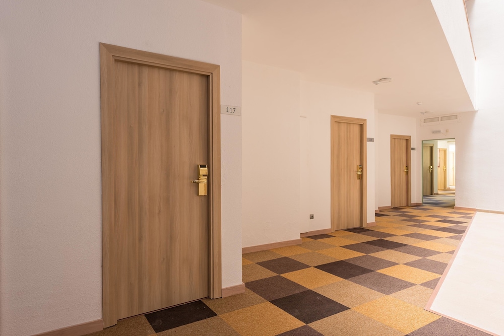 Hotel Best Delta — Hotel building in Maioris Decima, Balearic Islands