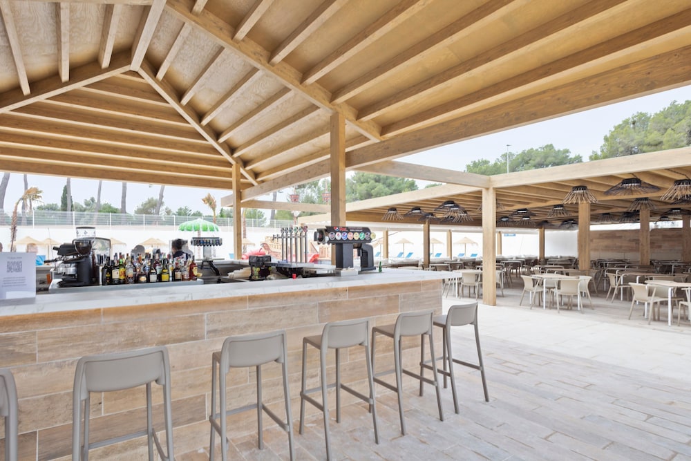 Hotel Best Delta — Restaurant & bars in Maioris Decima, Balearic Islands