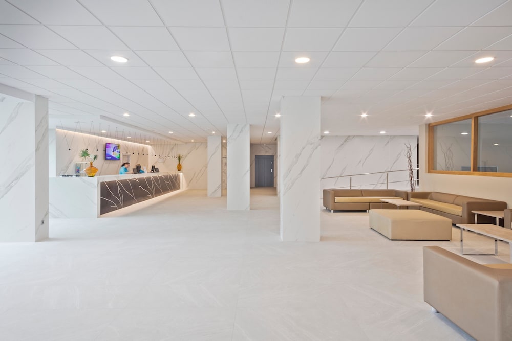 Hotel Best Delta — Hotel building in Maioris Decima, Balearic Islands