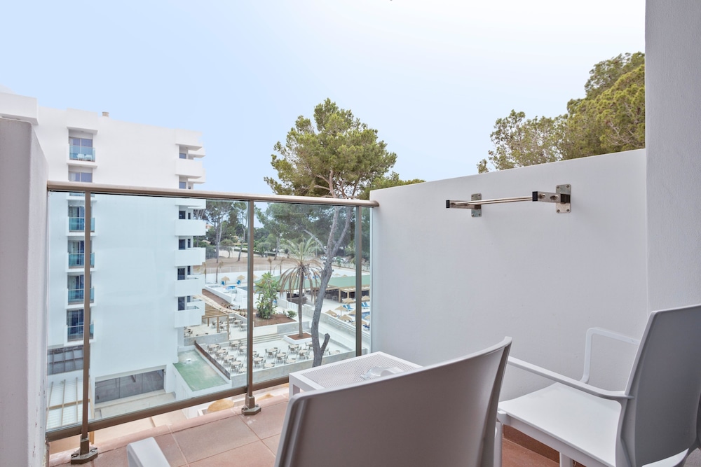 Hotel Best Delta — Hotel building in Maioris Decima, Balearic Islands