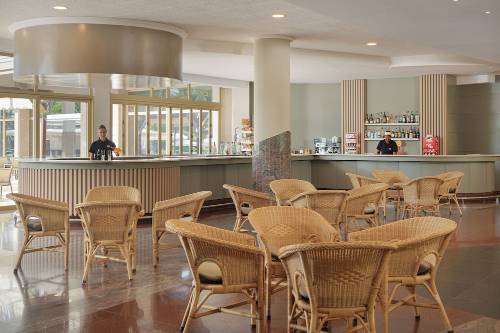 Ponient Dorada Palace by PortAventura World — Restaurant & bars in Salou, Catalonia