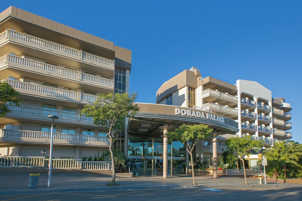 Ponient Dorada Palace by PortAventura World — Hotel building in Salou, Catalonia