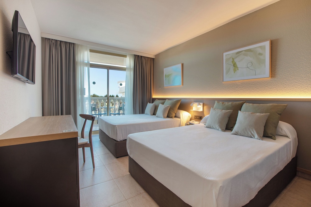 Ponient Dorada Palace by PortAventura World — Hotel rooms in Salou, Catalonia